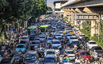 Hà Nội: Phân làn, rào chắn đường Nguyễn Trãi phục vụ thi công Vành đai 2,5