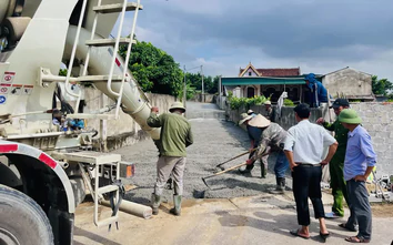 Hà Tĩnh: 15 hộ dân đồng lòng góp sức làm mới đường giao thông