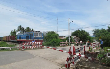 Đường ngang đường sắt phải cách nhau tối thiểu 1.000m ngoài đô thị