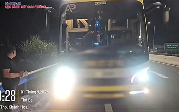 Chở 33 người trên xe 26 chỗ, lái xe và chủ phương tiện bị phạt hơn 52 triệu đồng