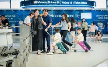 Gần 3.000 khách/giờ, sân bay Nội Bài vẫn thông thoáng ngày cao điểm