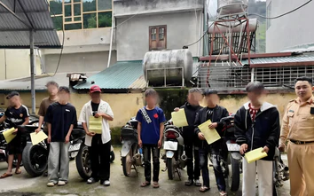 8 thanh thiếu niên “thông chốt” CSGT Lào Cai bị phạt 80,5 triệu đồng