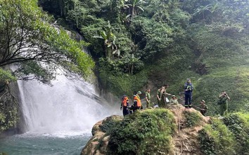 Tuyên Quang: Một du khách mất tích khi tắm tại thác Khâu Làn, xã Quản Bạ