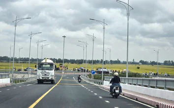Đảm bảo an toàn giao thông trên tuyến tránh Tri Tôn ở An Giang