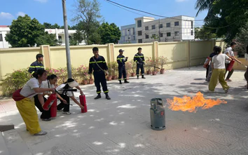 Hà Nội trang bị kỹ năng phòng cháy chữa cháy và cứu nạn cứu hộ cho giáo viên, học sinh