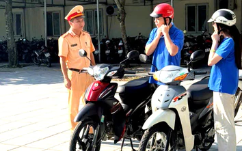Hơn 1.000 học sinh Ninh Bình được tập huấn kỹ năng lái xe an toàn