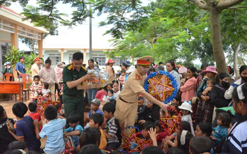 Rộn ràng "Đêm hội trăng rằm" hướng đến học sinh vùng khó khăn Gia Lai