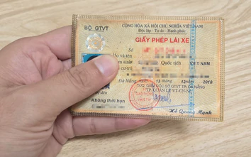 Đà Nẵng khuyến khích đổi GPLX mô tô từ giấy sang vật liệu PET