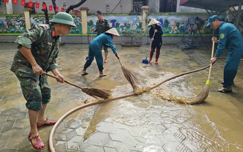 Ninh Bình: Nước sông Hoàng Long rút, người dân hối hả dọn dẹp nhà cửa, ổn định cuộc sống