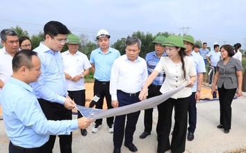 Hà Nội yêu cầu chủ động di dời dân khỏi khu vực nguy hiểm do mưa lũ