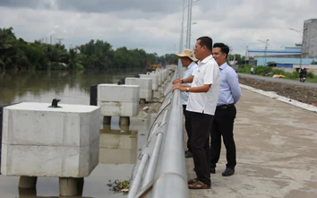 Đồng Tháp: Bờ kè cảng cá Vàm Láng tăng tốc về đích sớm