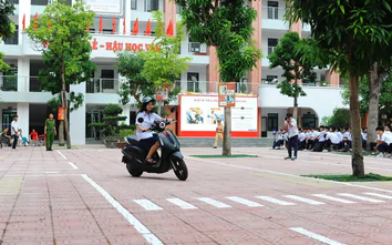 Hà Nội phát động chiến dịch bồi dưỡng kỹ năng lái xe mô tô, xe gắn máy an toàn