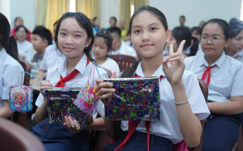 Trao học bổng “Xây nền ước mơ” cho con công nhân môi trường, thoát nước tại Đà Nẵng
