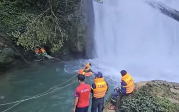 Tuyên Quang: Tìm thấy nạn nhân mất tích tại thác Khâu Làn sau hơn 30 giờ tìm kiếm
