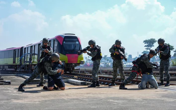 Những tình huống “nghẹt thở” trong cuộc diễn tập trên metro Hà Nội