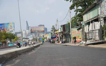 TP.HCM: Hai đường gom được kỳ vọng giảm ùn tắc khu vực cầu Kênh Tẻ hiện thi công ra sao?