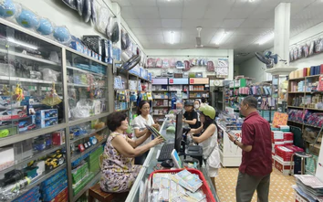 Gia Lai: Phụ huynh chật vật tìm sách giáo khoa khi năm học mới cận kề