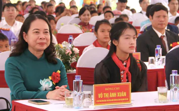 Phó Chủ tịch nước Võ Thị Ánh Xuân dự lễ khai giảng ở Sơn La