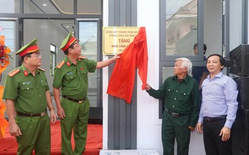 Hai gia đình người có công ở Quảng Ngãi được tặng nhà tình nghĩa