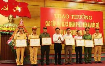 Lật tẩy chân tướng kẻ vận chuyển 300kg ma túy đá