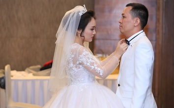 Quán quân Vietnam Idol Nhật Thủy lộ bụng bầu trong ngày cưới