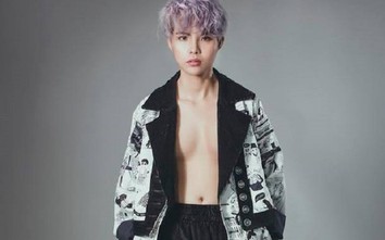 Vũ Cát Tường táo bạo để ngực trần lấp ló