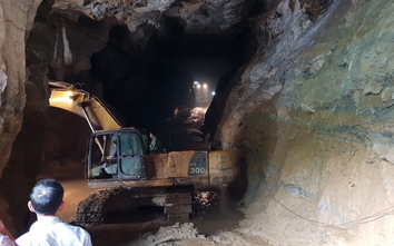 Tin mới vụ 2 phu vàng mắc kẹt trong mỏ vàng trái phép