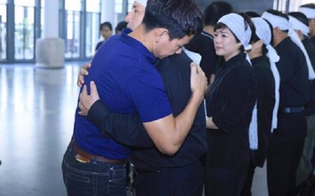 Nghệ sĩ Việt rơi nước mắt dự tang lễ mẹ nghệ sĩ Chí Trung