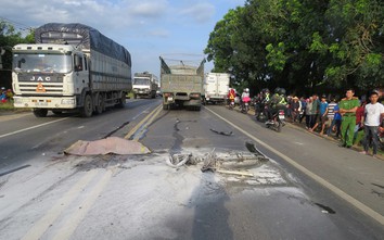 Xe tải vượt ẩu đâm cháy xe máy, thiếu niên 15 tuổi tử vong