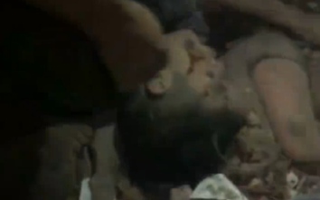 Video: Cứu bé trai kẹt giữa đống đổ nát vụ nổ ở Bắc Ninh