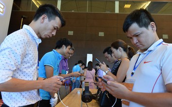 Bphone 2017 giá 9,789 triệu đồng, mở bán từ 19/8