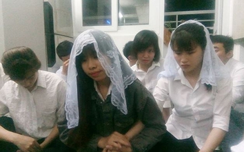 “Con mồi” của "Hội thánh đức chúa trời" là những ai?