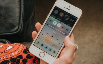 iPhone SE tại Việt Nam rớt giá "thảm", ít người mua