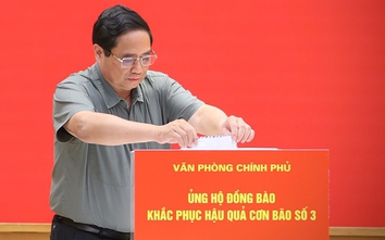 Thủ tướng cùng cán bộ, công chức Văn phòng Chính phủ ủng hộ đồng bào khắc phục hậu quả bão số 3