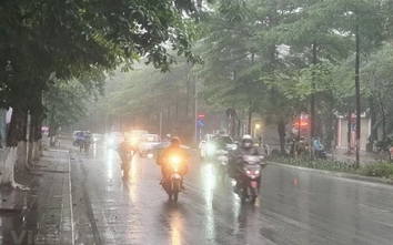 Không khí lạnh tràn về, Hà Nội mưa lớn cục bộ vào sáng sớm