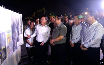 Thủ tướng Chính phủ Phạm Minh Chính kiểm tra thực tế tình hình triển khai Đề án thí điểm cửa khẩu thông minh