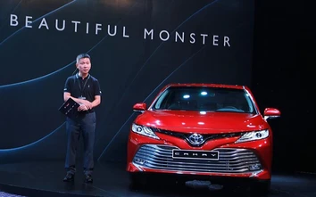 Toyota Camry 2019 tiện nghi như xe sang, rẻ hơn bản cũ trăm triệu