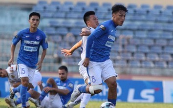 5 ngày sau trận đấu, Mạc Hồng Quân mới phải nhận thẻ vàng