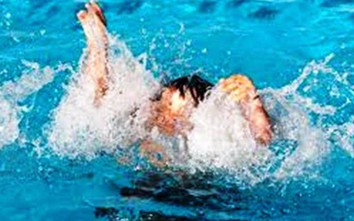 Hai anh em ruột ở Nghệ An chết đuối dưới ao thương tâm