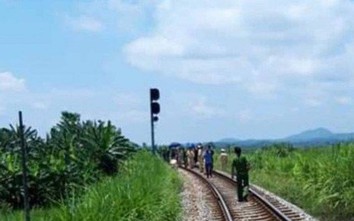 Lái tàu hỏa bất ngờ rơi xuống đất tử vong khi tàu đang chạy