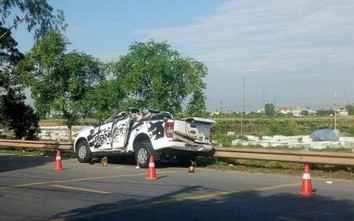 Video: Hiện trường tai nạn ô tô tông vào thanh hộ lan, 2 người tử vong