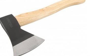 Tưởng vợ chết sau khi bị đập búa vào đầu, cụ ông đi mua thuốc sâu tự tử