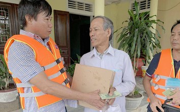 Cùng Báo Giao thông về miền Trung: Trao hơn 600 triệu đồng và 20 tấn gạo