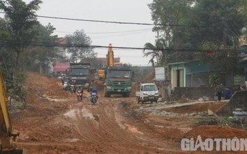 Thi công dự án nâng cấp TL438 ở Hòa Bình tiềm ẩn nguy cơ TNGT