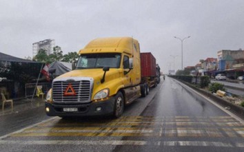 QL5 ách tắc hàng chục giờ vì xe chở hàng không đủ điều kiện vào Hải Phòng