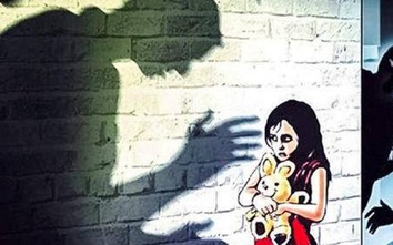 Bắt giữ ông chủ doanh nghiệp để điều tra hành vi dâm ô với trẻ em