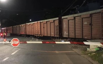 Lang thang trên đường tàu, thanh niên bị tàu hoả tông chết tại chỗ
