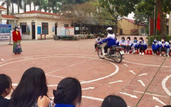 Khởi động chương trình giáo dục "An toàn giao thông cho nụ cười ngày mai"