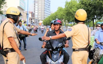 Tăng nặng nhiều mức phạt liên quan đến người điều khiển xe máy