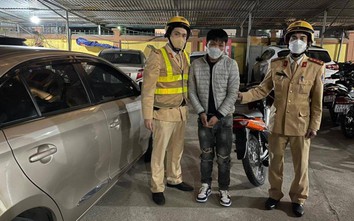 Hà Nội: Hai phụ nữ bị kẻ cướp giật túi xách ngã giữa đường